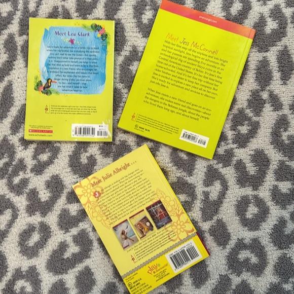 American girl chapter book lot sold together. - Picture 5 of 5